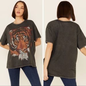NWOT Wrangler Tiger Oversized Tee